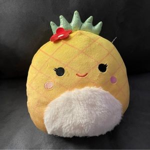 NWT Zyta the pineapple squishmallow